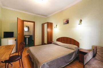 Двухместный номер эконом-класса с 1 кроватью или 2 отдельными кроватями в Гостинице Эдем